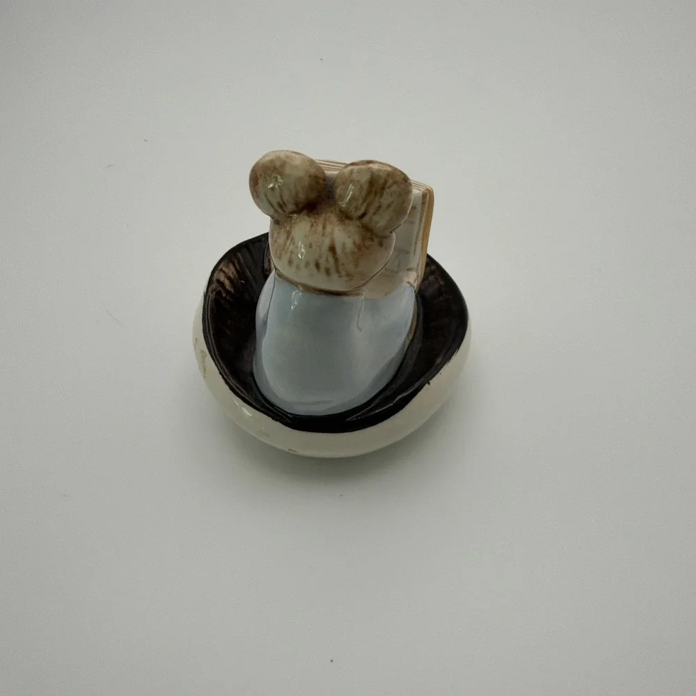 Kitty MacBride Beswick Figurine: A Good Read #2529 Mouse Reading Vintage